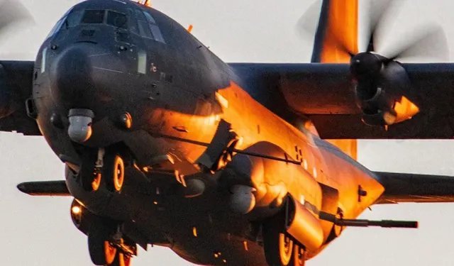 如果搞炮艇机（如果），那显然是对空中持续火力输出有需求，而无人机和武装直升机满足