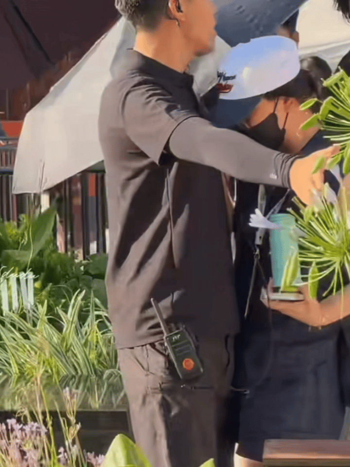 凤梨要开狂暴🤣 