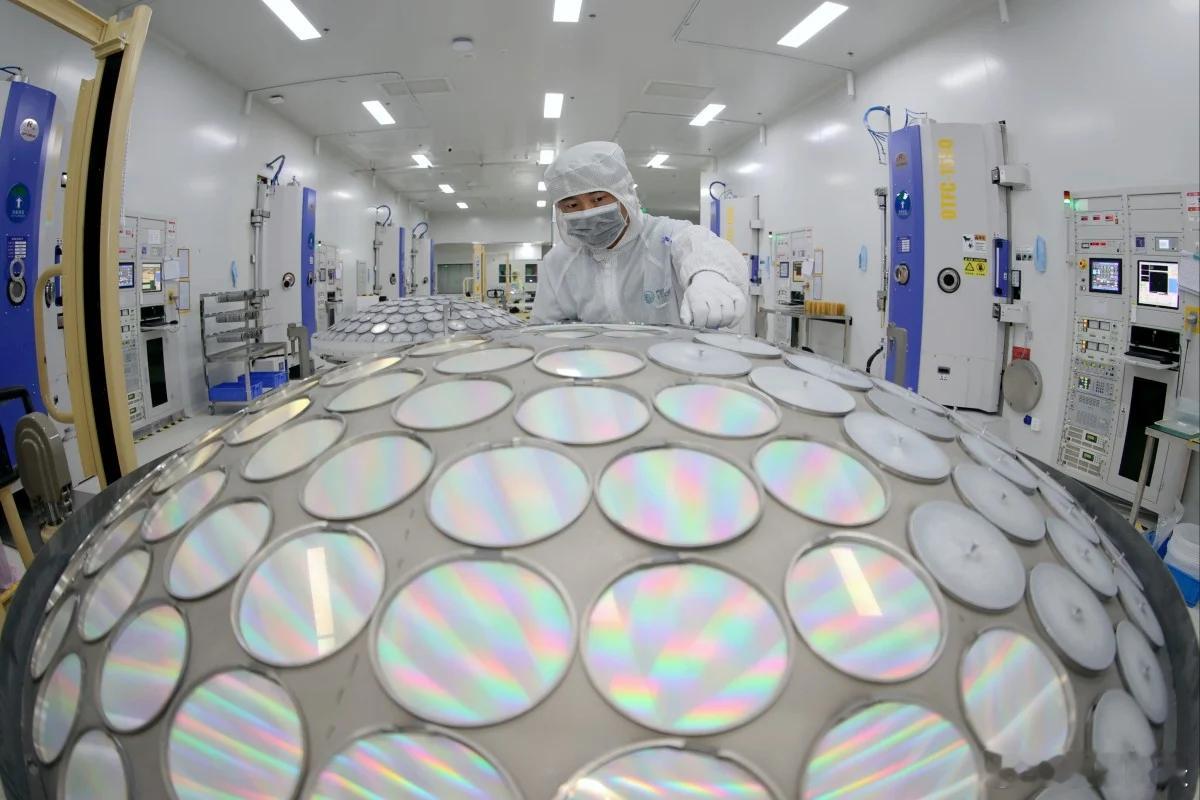 【在美国反对后，中国LED芯片制造商收购荷兰公司的计划告吹】[荷兰，一个跪在地上