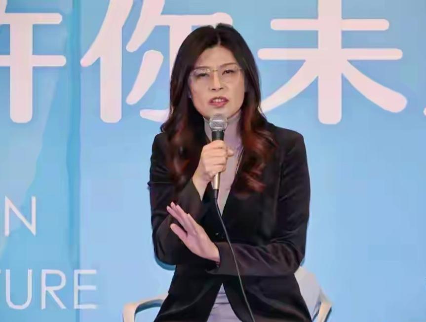 郑丽文两天内获三件特大喜事！

先说说第一件，也是最重磅、最具分量的 —— 大陆