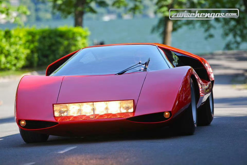 来自60年代的概念车们证明了——复古到极致就是科幻。首发于1969年布鲁塞尔车展