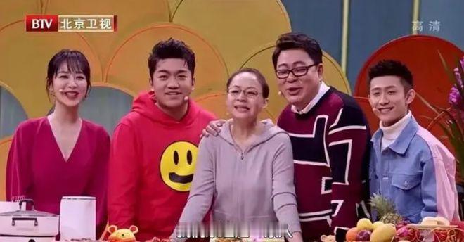 《家有儿女》将开拍，原班人马全员回归？

总制片人亲自官宣的，说是宋丹丹、高亚麟