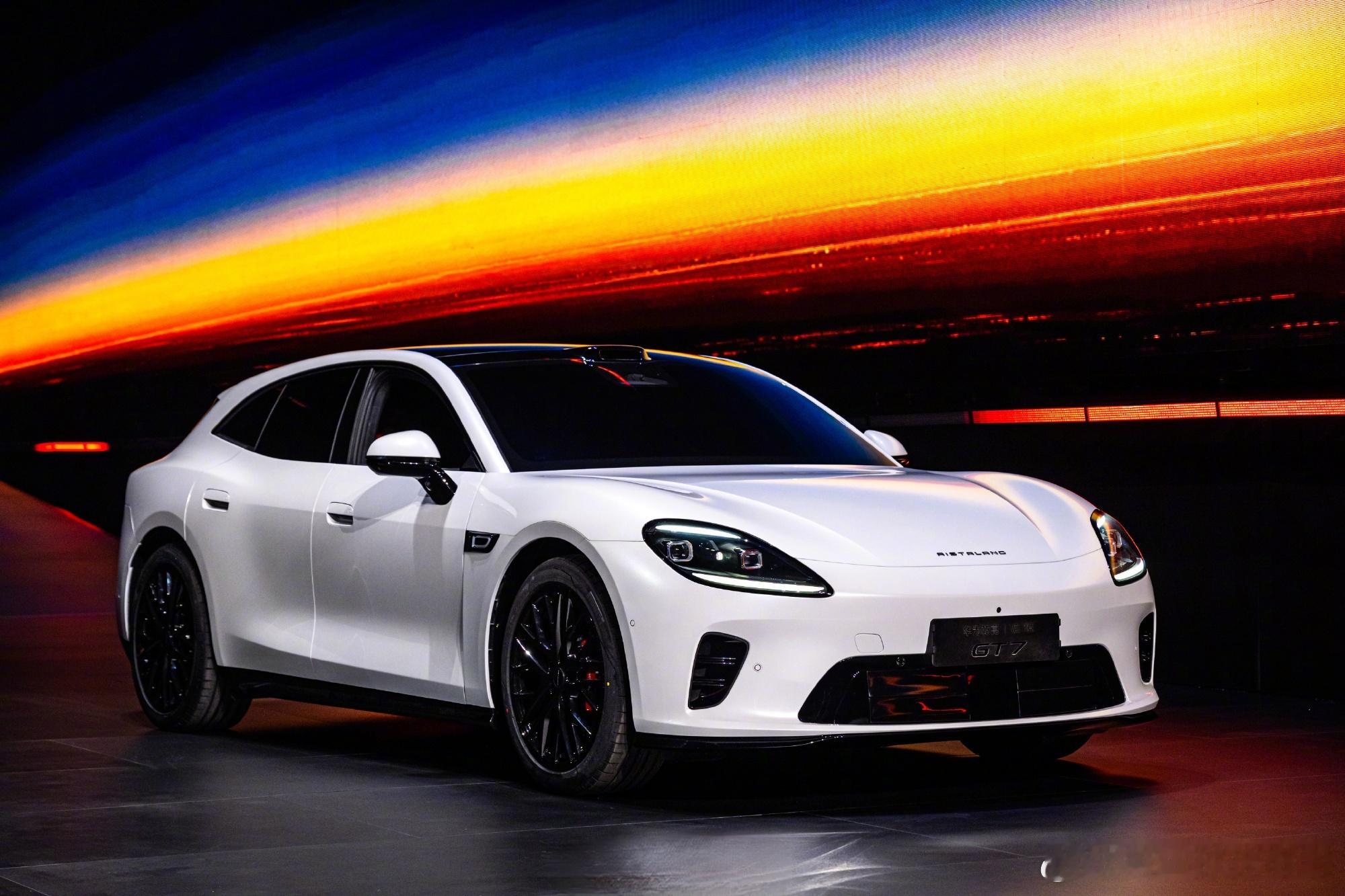 启境汽车在今日的品牌发布会上正式宣布，其第二款车型定位为智能中大型SUV，将于2