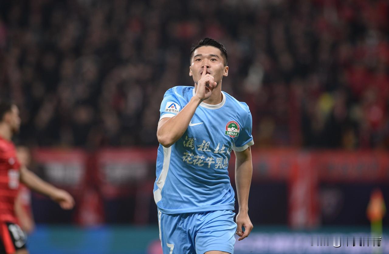 本周末，今年中国足坛最后一届盛事！足协杯决赛将在苏州进行！谁将捧得今年的足协杯呢