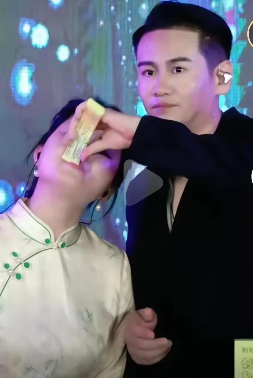 哎，进入今日头条，四处都是吹捧徐子崴和罗姣的话题，这里好象是他们的专属网络媒体了