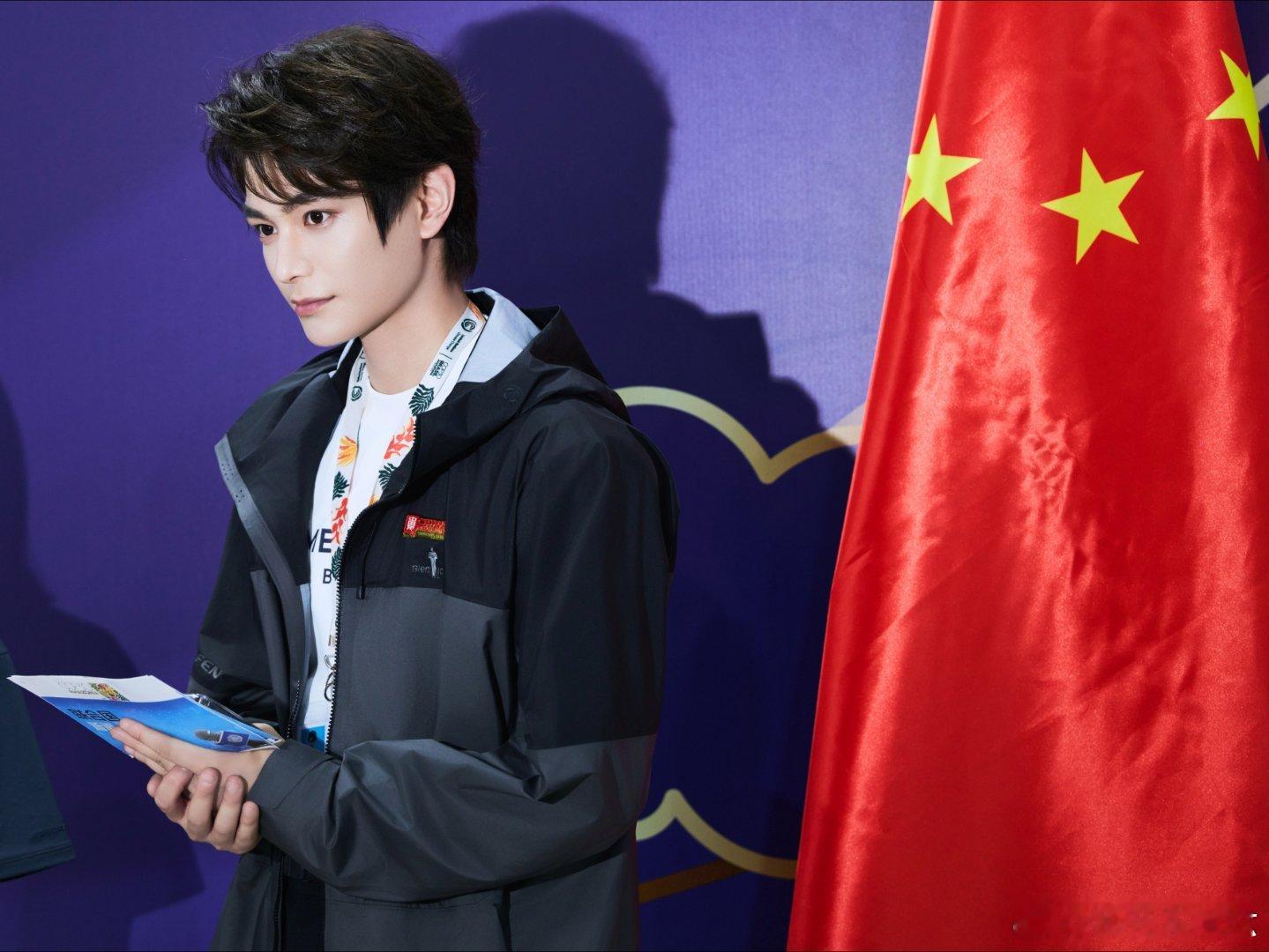 丁禹兮张海虾 dyx丁禹兮南部档案 很多东西看久了都会腻，唯独你，越看越欢喜。