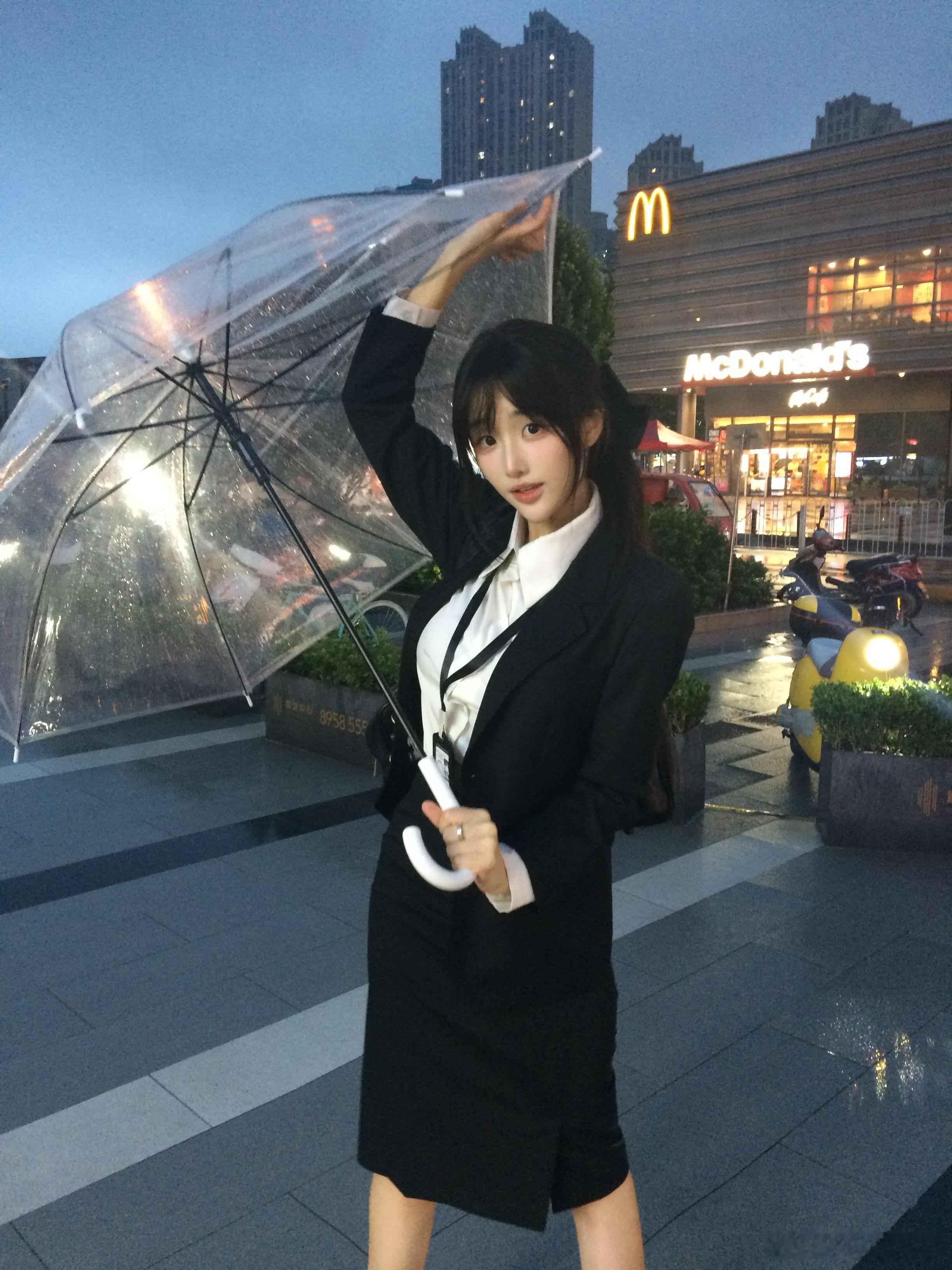 便利店 雨天 ​​​