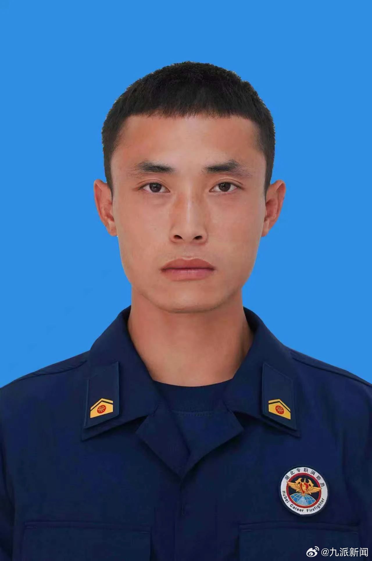 【痛心！#28岁消防员执行任务时牺牲#：因高温高热导致多脏器损伤】今年8月3日凌