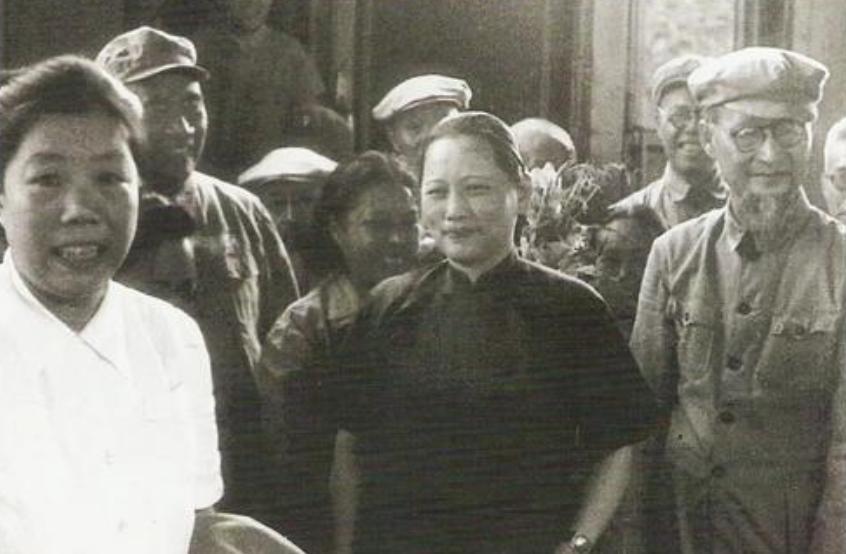 蒋介石派戴笠暗杀宋庆龄，宋美龄写了一封威胁信，蒋介石立马认怂

“1933年6月
