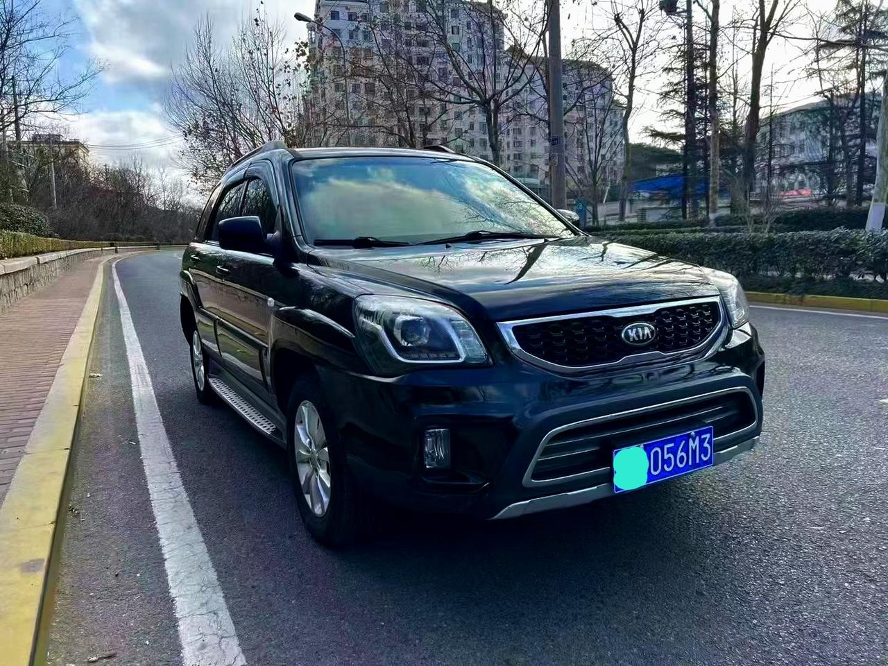 这是世博拓界的前辈，起亚狮跑。有一件事情非常可惜，那就是他并没有继承起亚狮跑的名