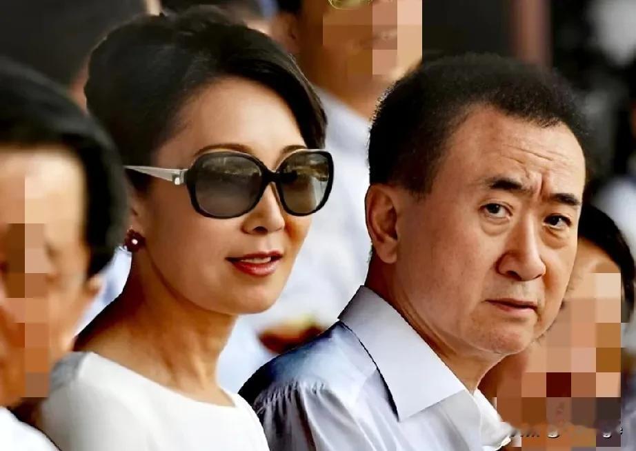 王健林被限高
老婆为啥不掏千亿救场？
咱都想错了！
 
别再吐槽林宁“不救夫”了