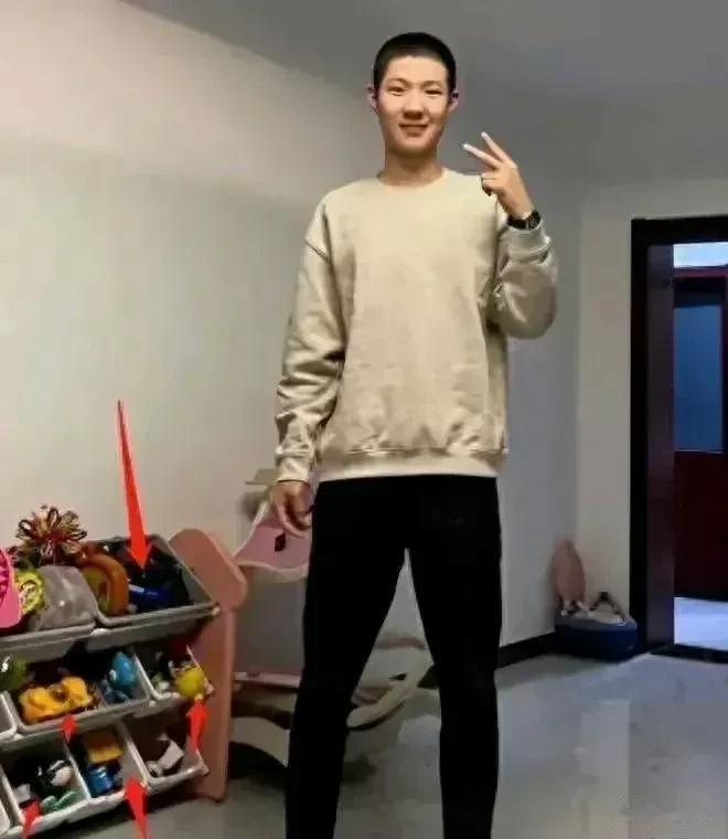 听说著名歌唱家李双江的儿子李天一，并没有去美国，而是被奥地利维也纳艺术大学录取了