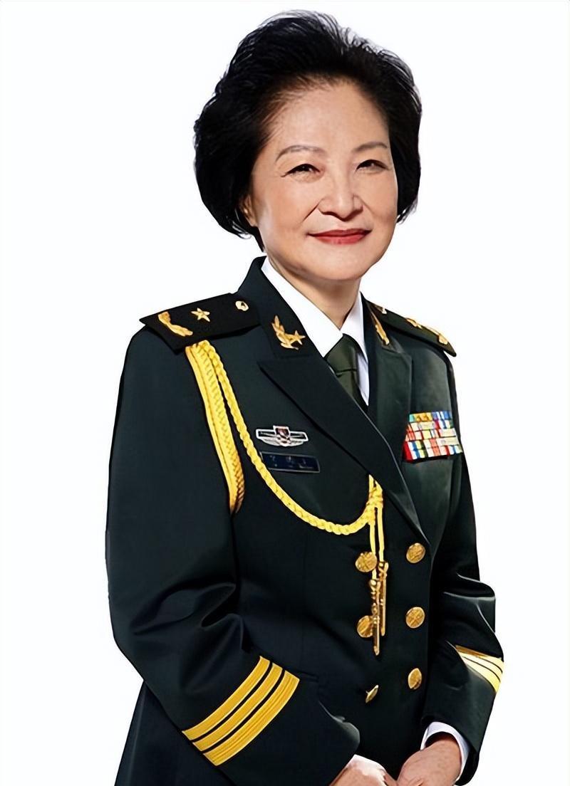 1953年贺龙之女贺捷生成功考入北大，贺龙感慨她是第二位上名校的学生！
1935