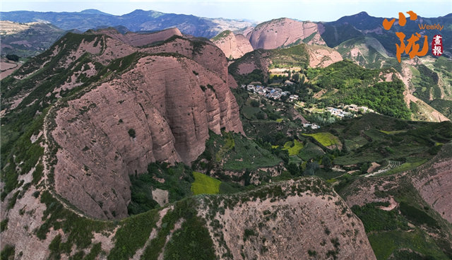【天水武山鲁班山奇峡铺画廊　丹霞染水墨】天水市武山县的鲁班山，一片隐秘在黄土褶皱