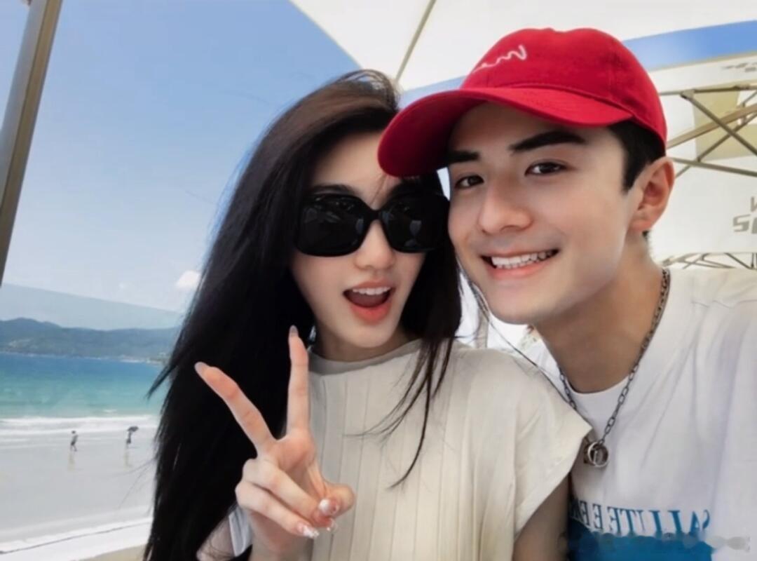 毓言cp[超话]  毓言cp  毓言批吃上国宴了🥹，两个人的照片都看得我好感动