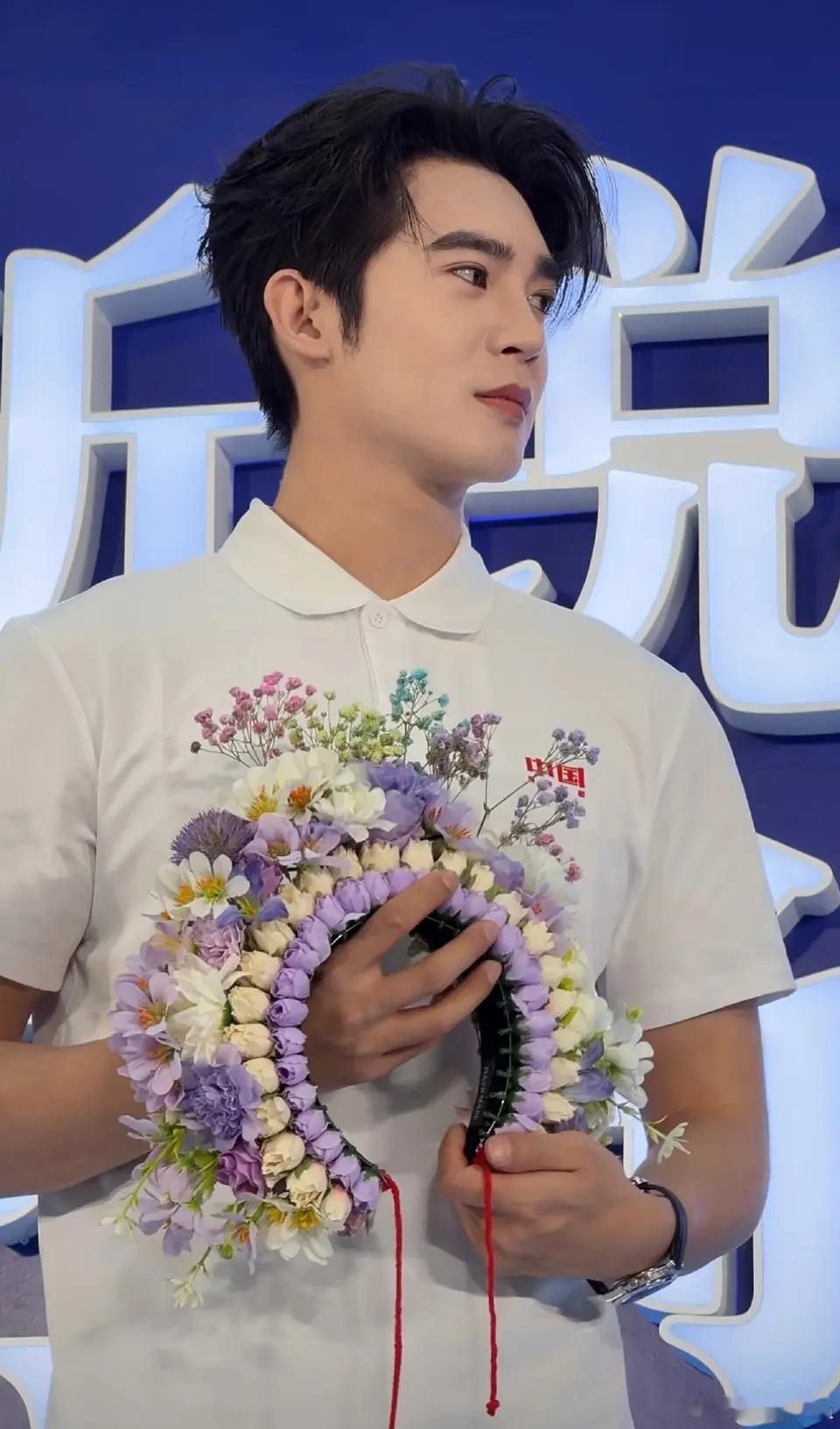 网友热议，于适长得算是95生里短板最少的，只是有些人不承认。。。 