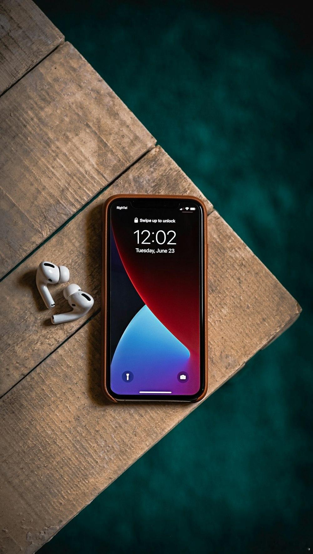 曝iPhoneUltra无折痕技术和OPPO类似苹果折叠屏终于有了实质性进展，无