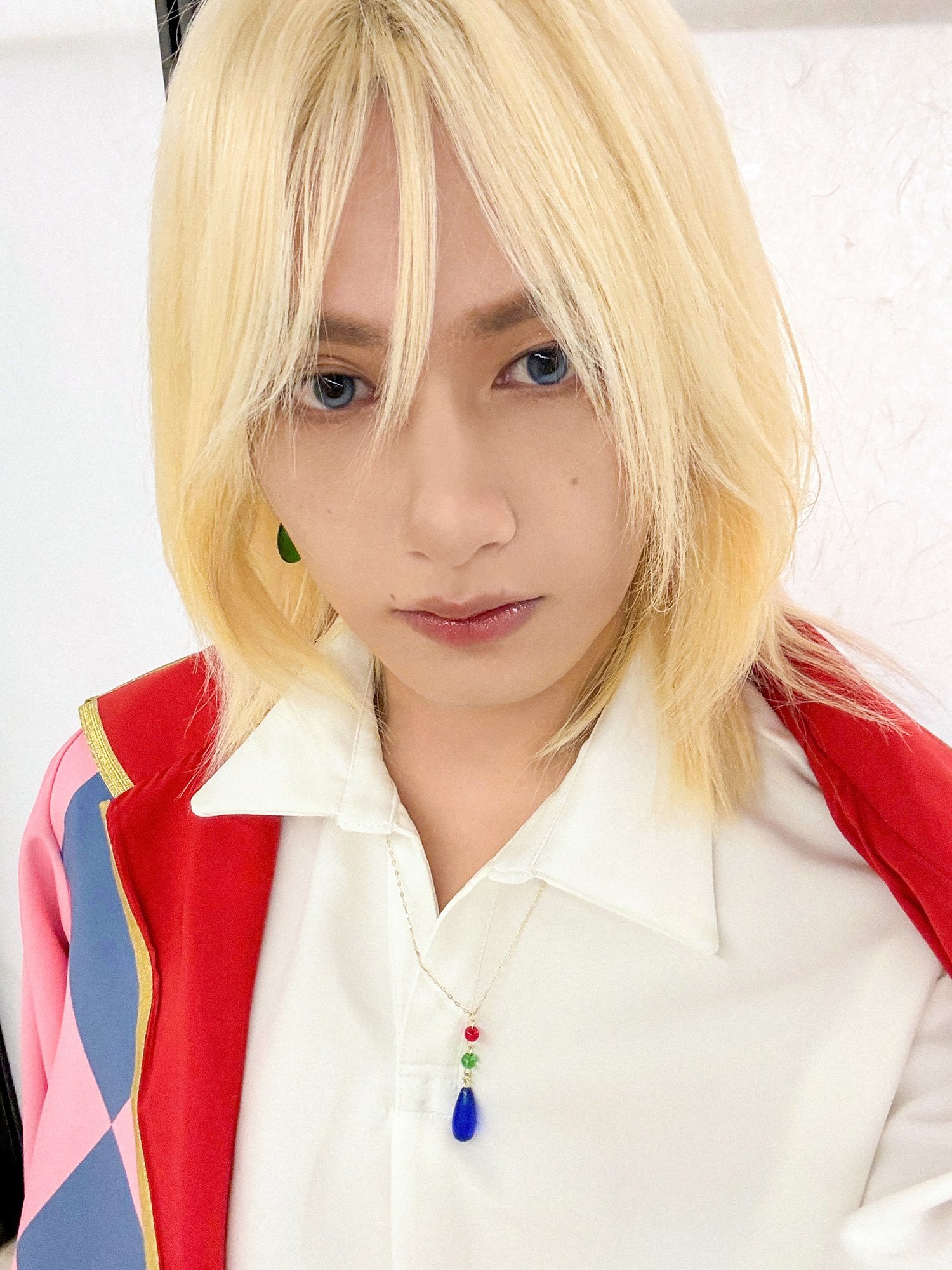 JUN文俊辉 从妆发、美瞳到服装都超级用心