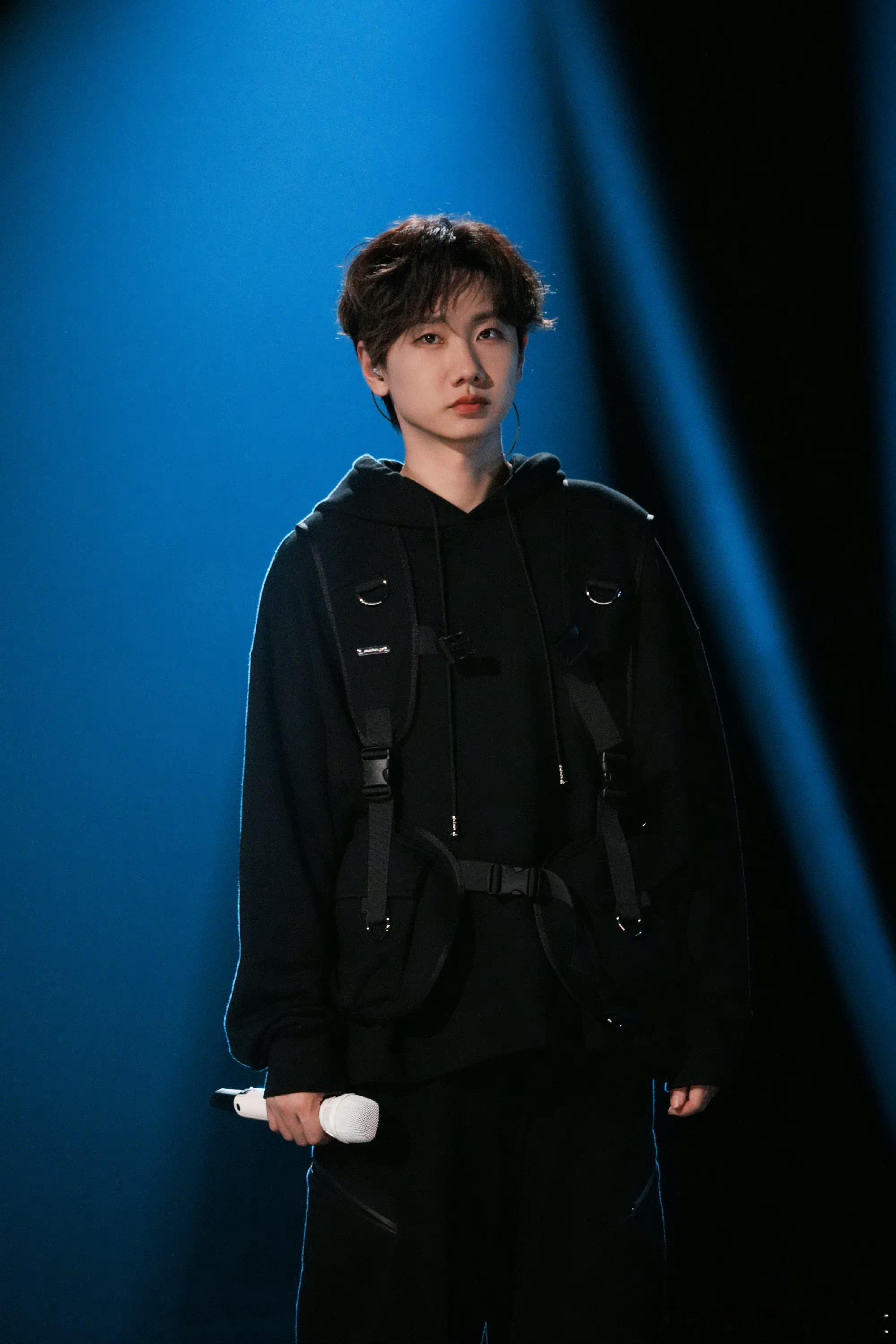 #汪苏泷新歌放逐上线# 颠覆想象，汪苏泷新歌风格大变身，与李荣浩的跨界合作，让《