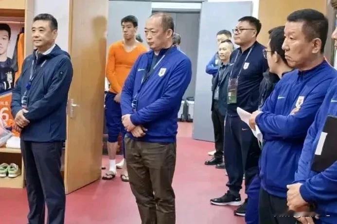 还有这操作？如果属实，泰山俱乐部可就太业余了。
  浙江记者表示，泰山队外租球员