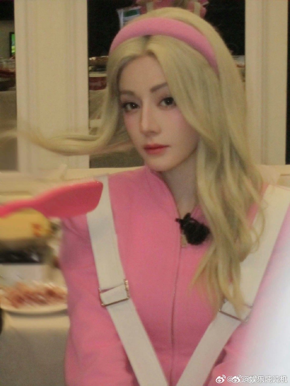金靖拍的赫丽摸金宇ccd 救命！赫丽摸金宇的颜值在金靖的ccd照片里直接封神！随