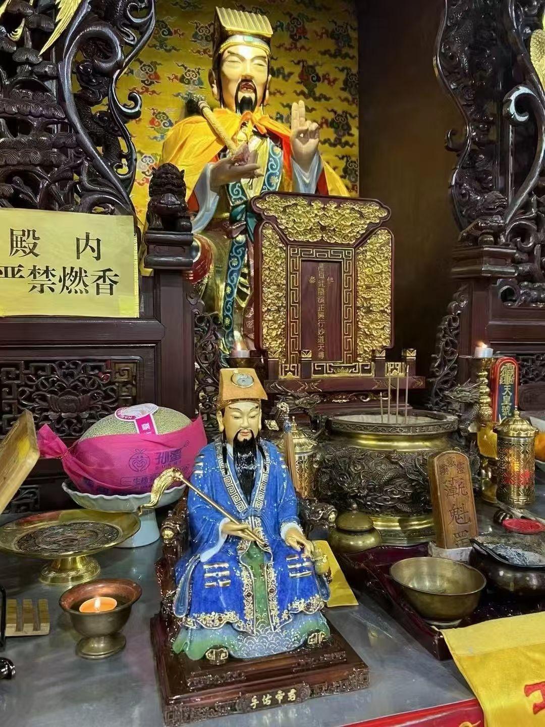 农历四月十四吕祖圣诞文昌开运益考三十六解通关法会报名。还有一场法金随喜的集体持斋