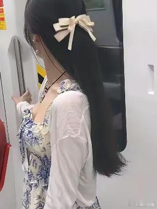 假期选择地铁出行 ​​​