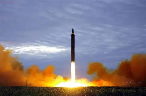 日本防相再试探：必须不设任何限制地讨论核武器
日本防卫大臣小泉进次郎关于核武器问