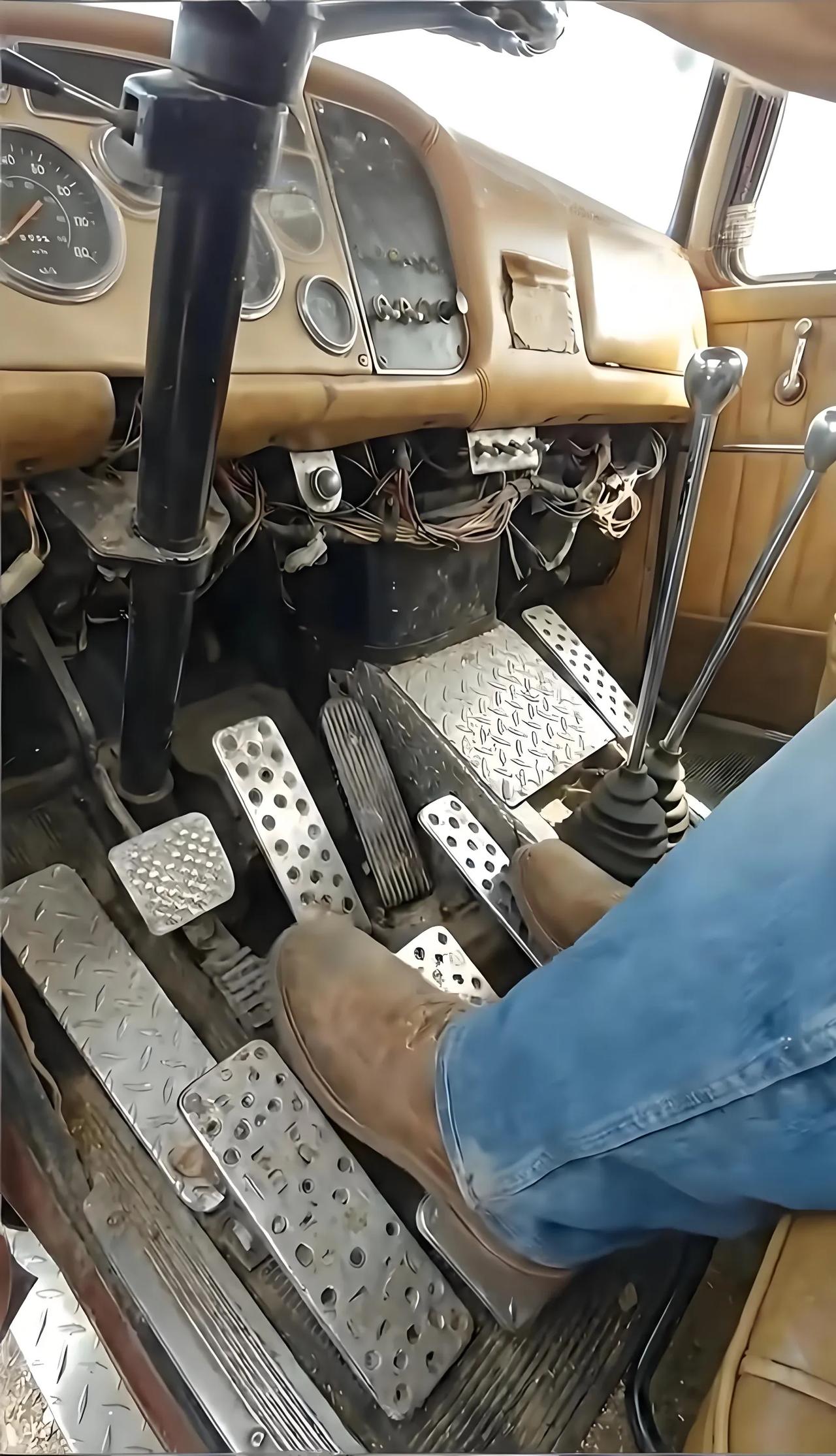 来吧各路大神们！猜猜这是什么车？