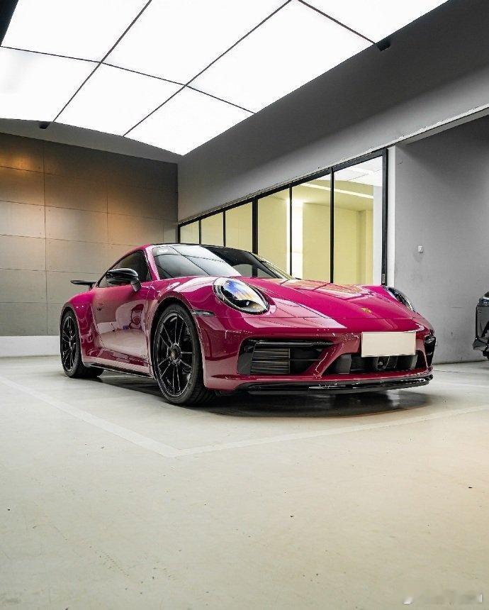 保时捷 911 Carrera GTS，颜色太漂亮了！汽车汽车[超话] ​​​