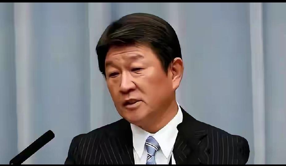 10月9-11日，中国商务代表团受俄方邀请，登上择捉岛考察。

高市早苗在10月