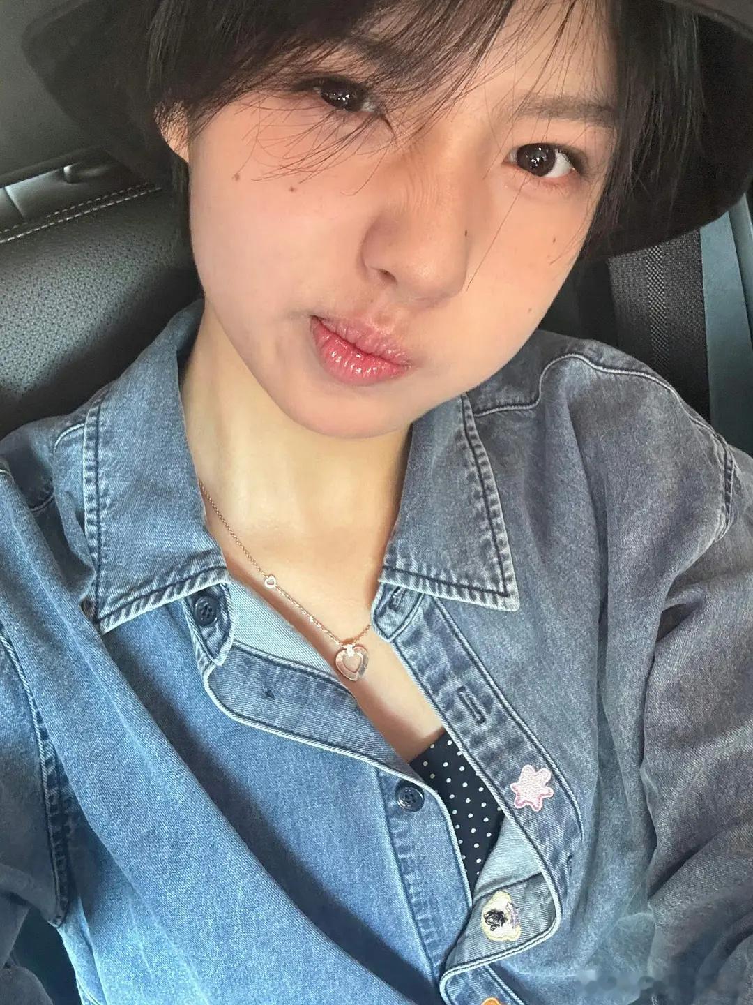 艾米把头发剪这么短是不是神似周峻纬？ ​​​