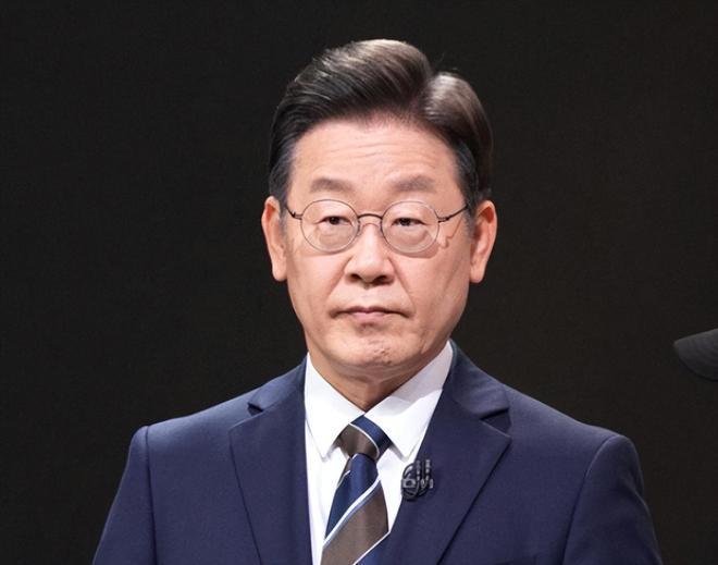 两名朝鲜战俘被送往韩国，为什么韩国总统不仅没高兴，反而公开对乌克兰表示遗憾？
 