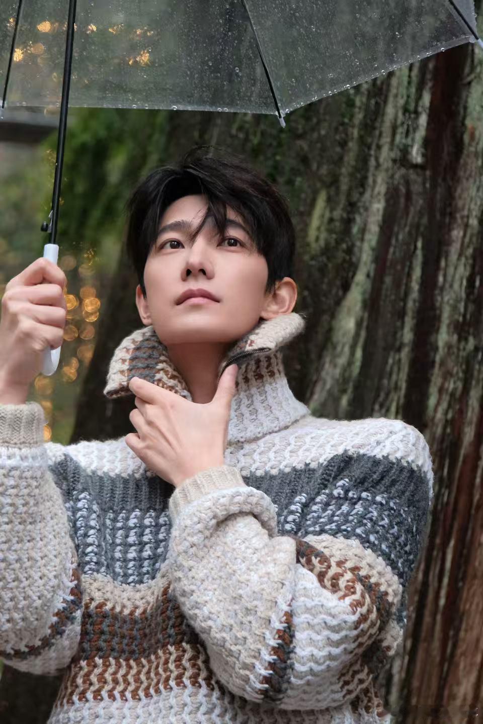 杨洋 美术课本里最有说服力的脸 杨洋的长相真的很有说服力，标准三庭五眼，放在美术