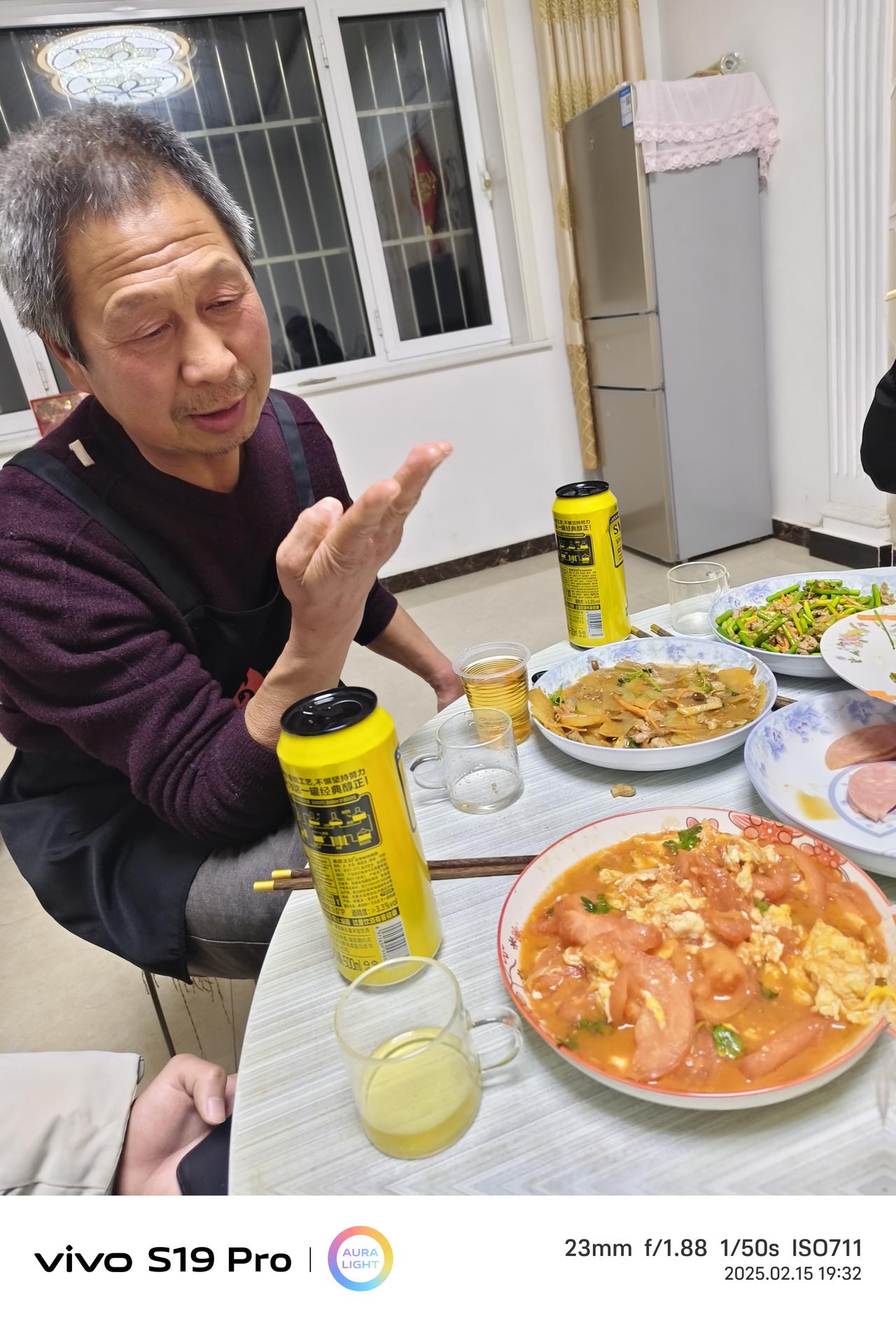 各自安好，互不打扰……老王和小张，老刘……是玩泥巴一起长大的好朋友，因为关系密切