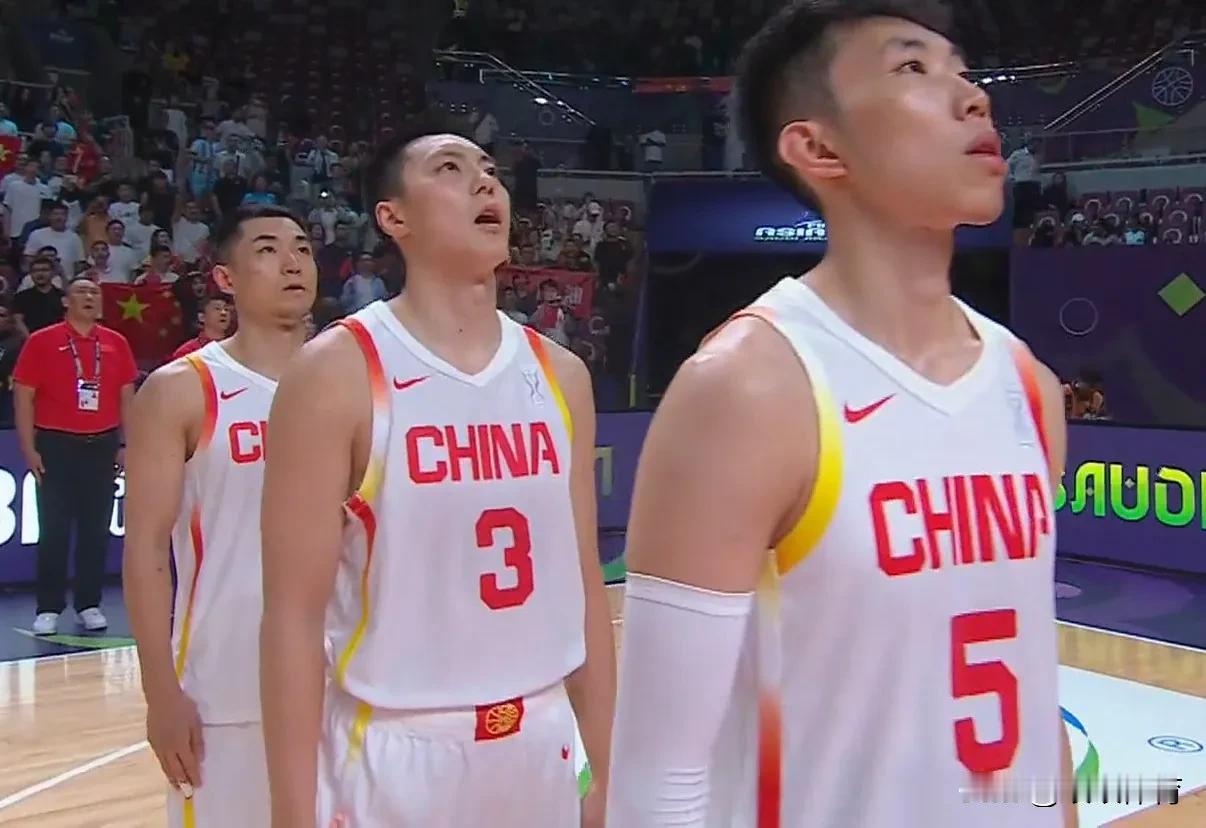 【中国男篮开启亚洲杯之旅，首战挑战东道主沙特队】
中国男篮迎来亚洲杯首战，对手是