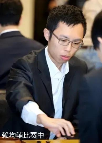 宝岛小将值得学习
大陆棋手需要反思



第29LG杯世界围棋棋王赛本赛24进1