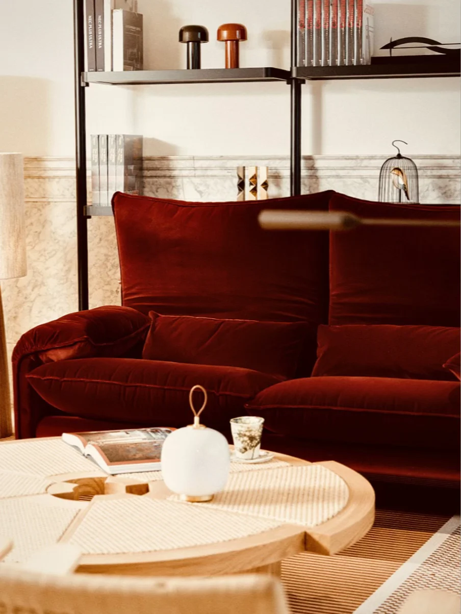 Cassina | 一眼爱上这张丝绒红Maralunga