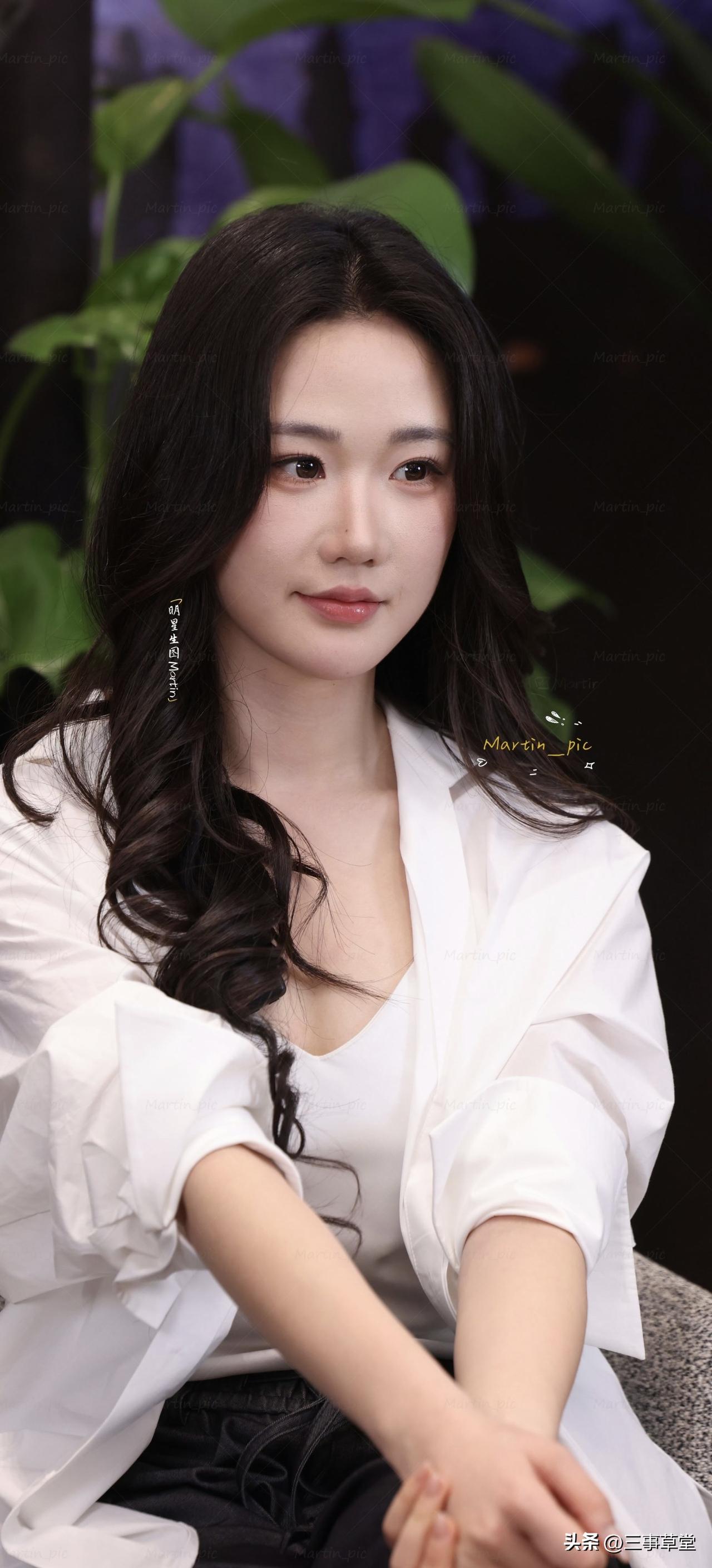 张晋宜 260322离歌1999杀青生图掉落~
收下姐姐的笔芯！