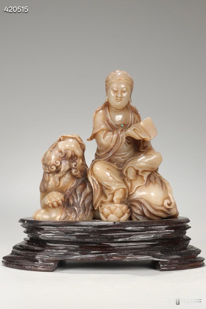 清 寿山石雕文殊菩萨摆件

规格：长13cm，宽6.5cm，高14.5cm，重1