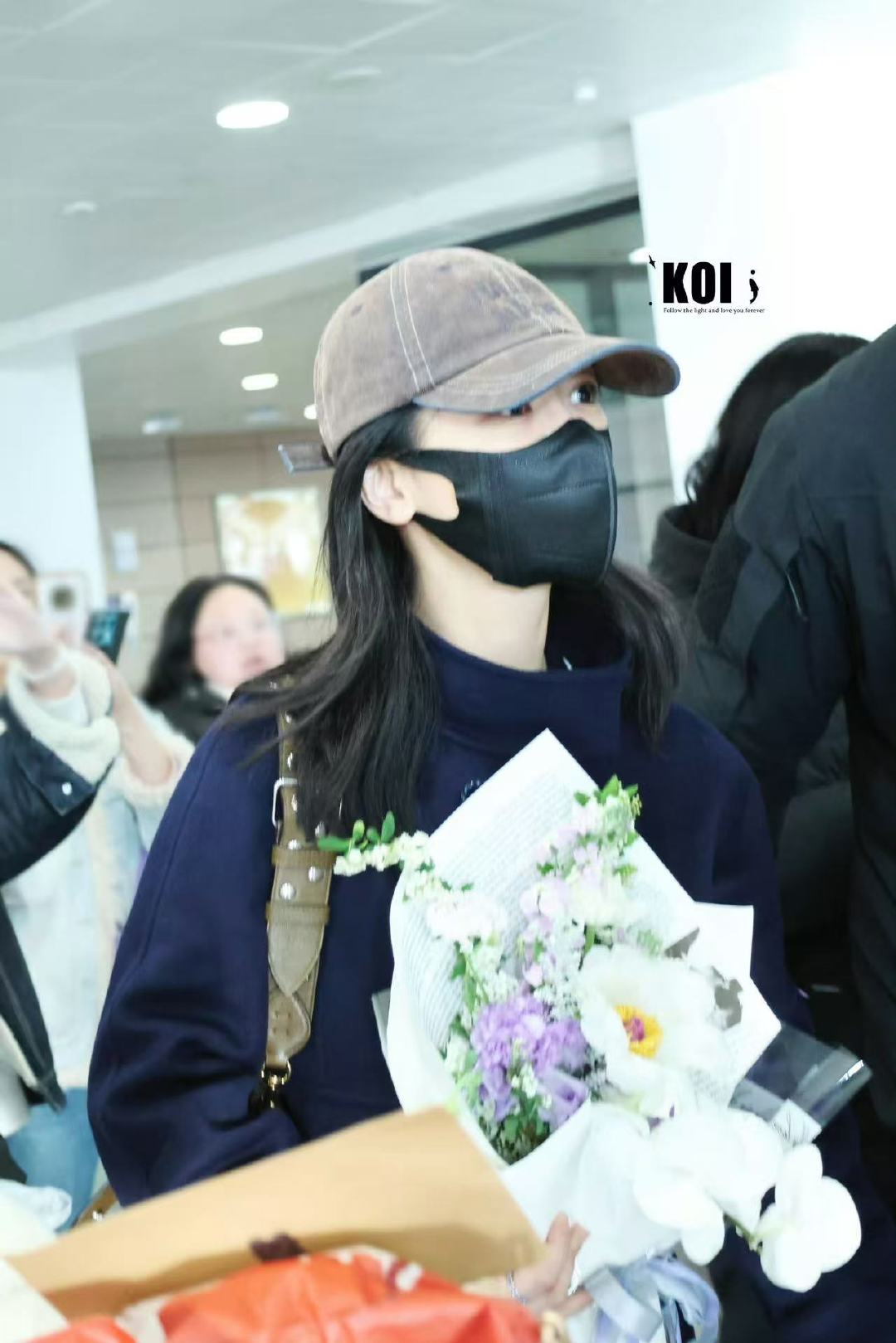 杨紫罗马回国路透杨紫机场回国路透杨紫从罗马回来啦！这次的行程真的好精彩！！！ 