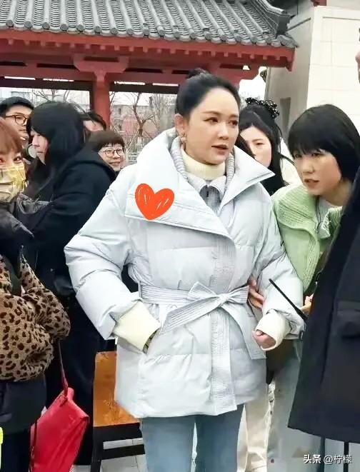 我的个老天爷呐！
我在成都文殊院碰到了谁？
面容憔悴、皮肤黯淡，老了，真的老了。