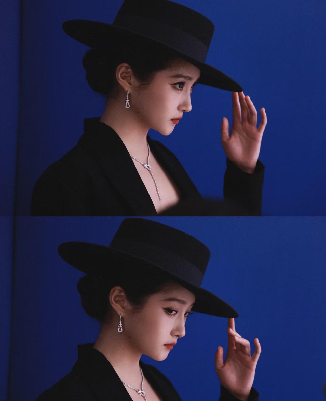 威尼斯红毯。
聚光灯追着她。
全黑公爵夫人。
意大利人疯了。
不是“优雅大气”那