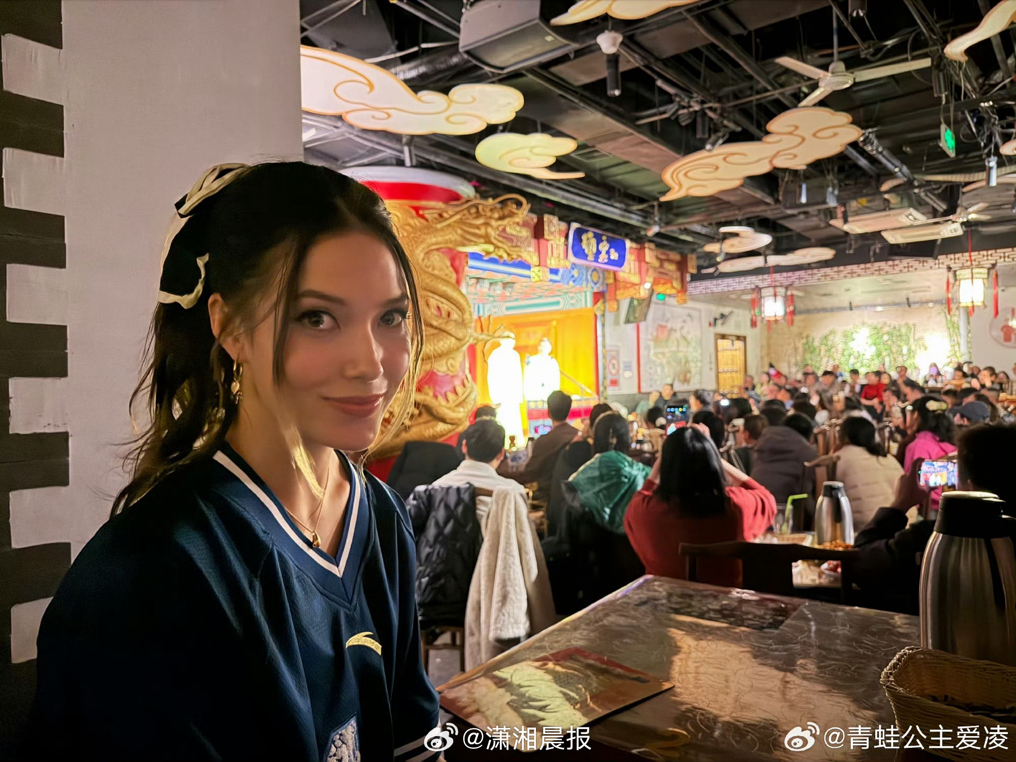 #谷爱凌去看了德云社#3月2日晚，发博晒照，分享最近动态，其中有在德云社看相声的