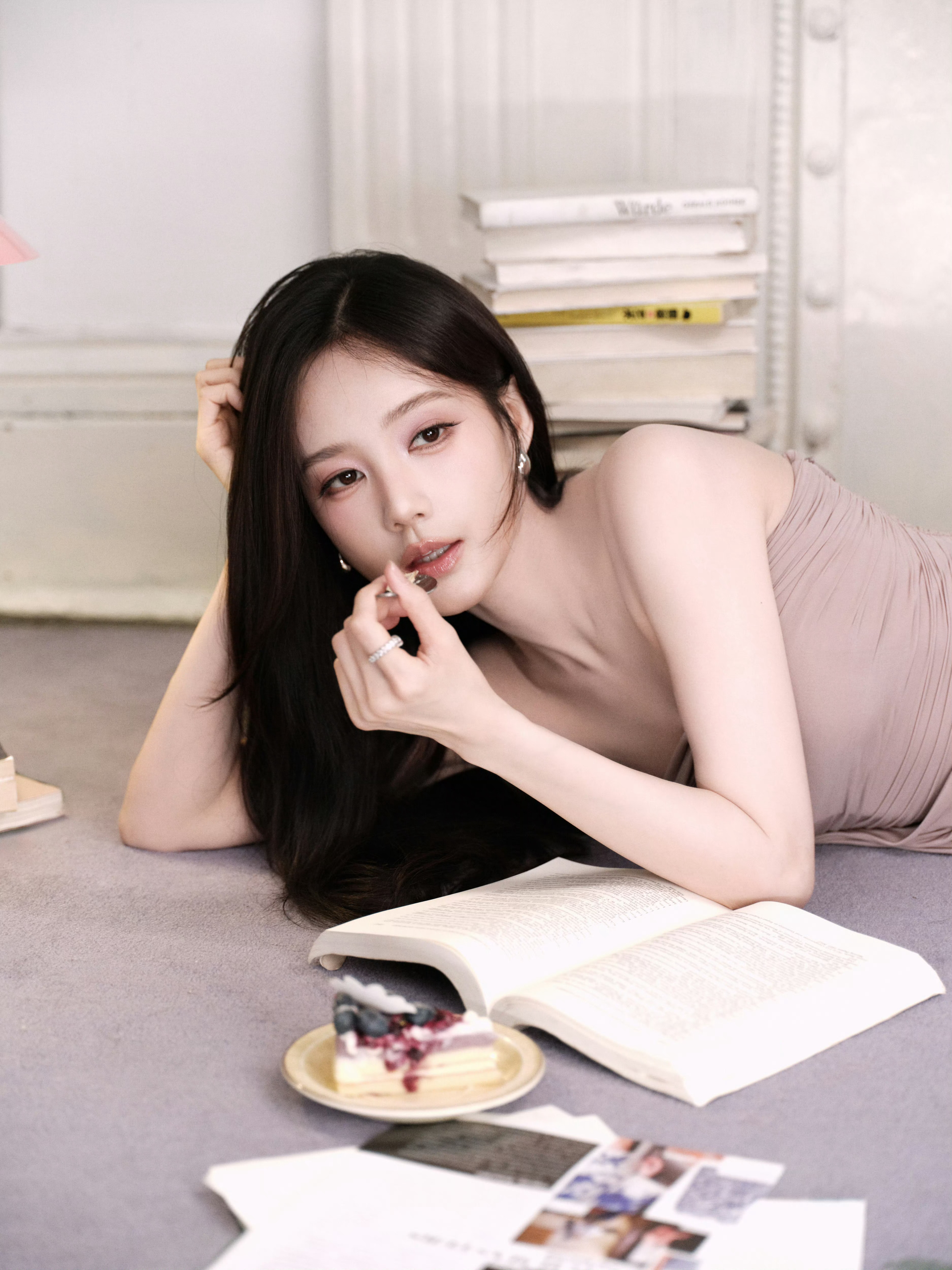 李一桐腰臀比李一桐最新物料