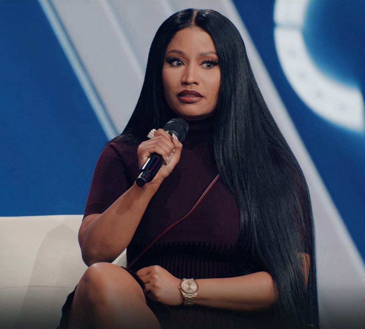 Nicki Minaj（妮琪·米娜）透露，她正与Erika Kirk（艾丽卡·柯