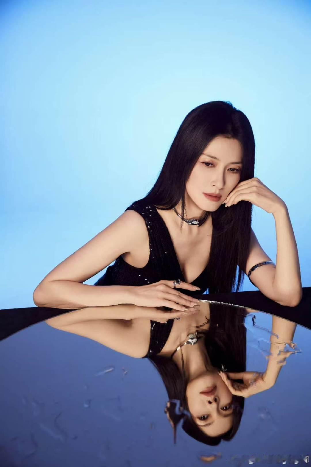徐洁儿徐洁儿坚强的女人不能哭 浪姐看的就是女生爱女生舞台表现可圈可点，不管前路如