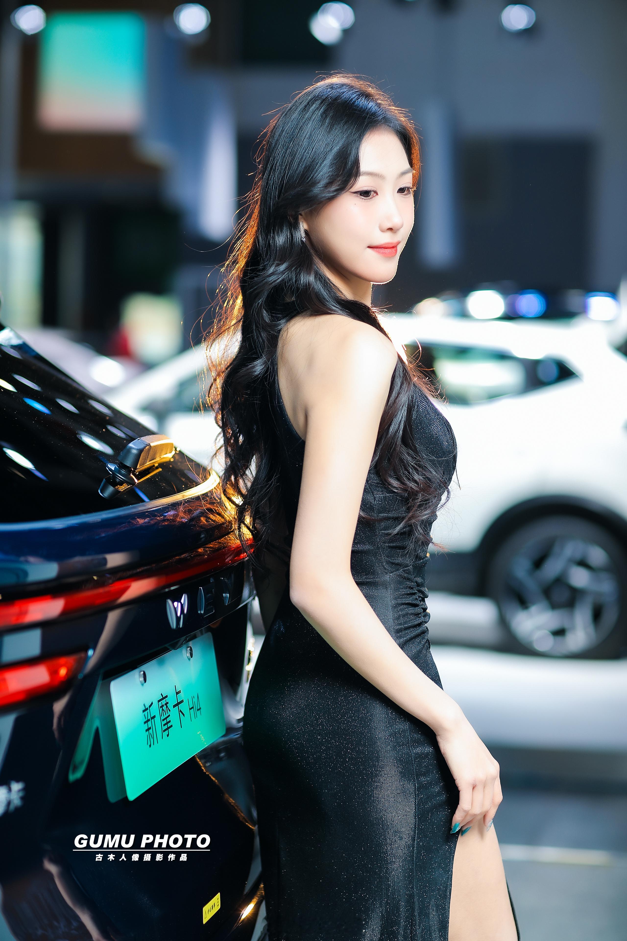 2025成都双十二车展长城展台主持小姐姐2025成都双十二车展 