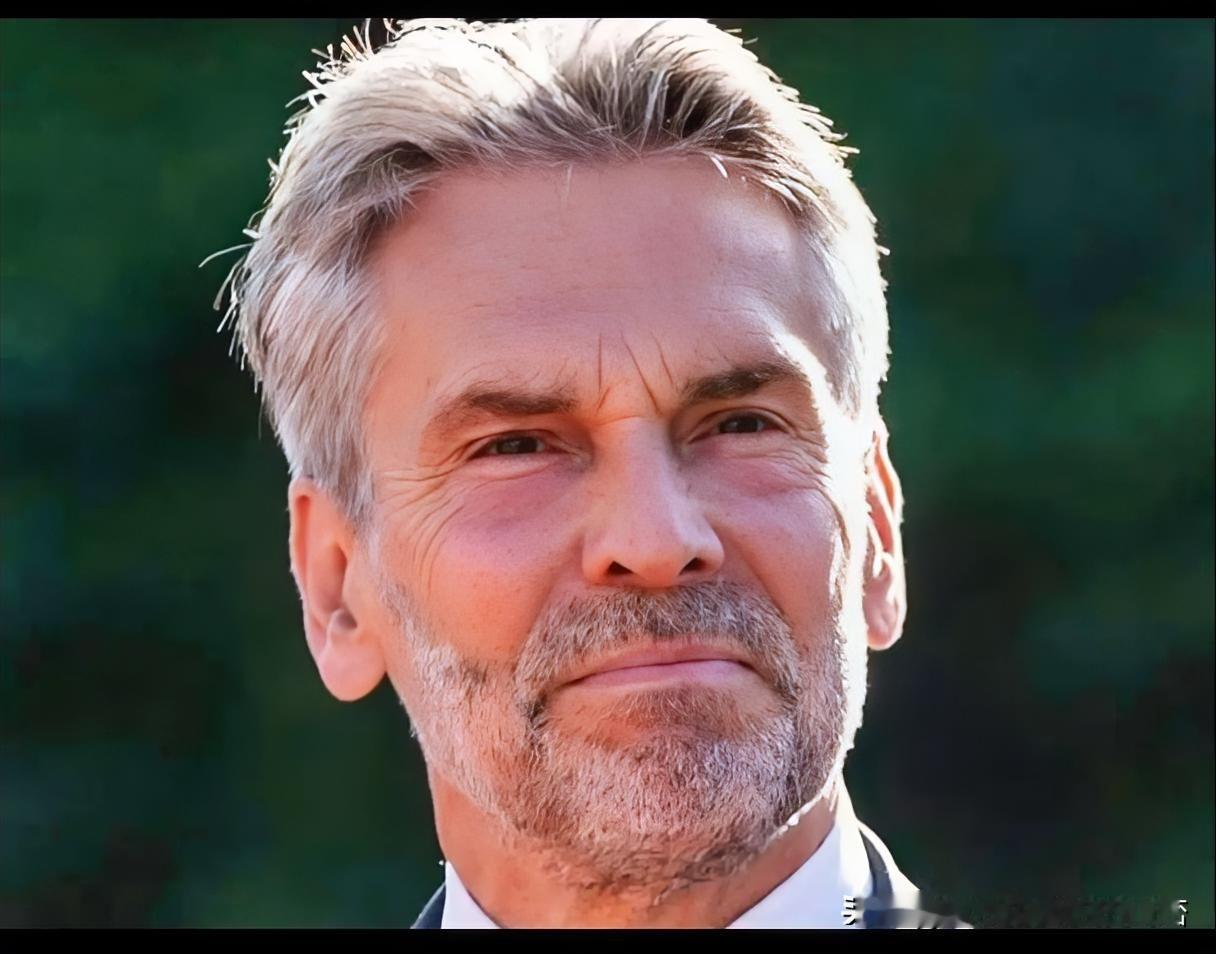 威胁，赤裸裸的威胁！

荷兰这是要强抢了吗？

近日荷兰官员突然宣布：如果东方大