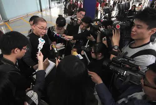 美国睡不着了 或许特朗普也没有想到，前脚刚刚宣布将在5月14日至15日访华，并且